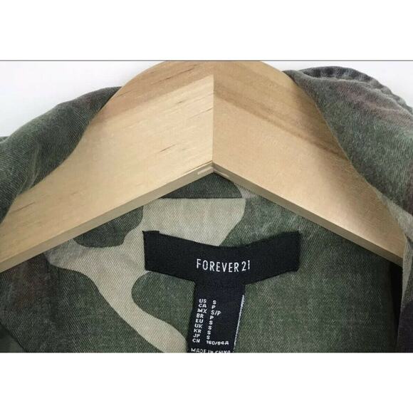 Forever 21 Women's Small Green Camo Full Zip Jacket Pocket Drawcord Waist - Picture 3 of 3